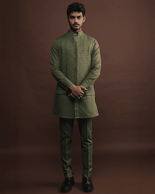 croc embroidered bandi with matching kurta pajama set
