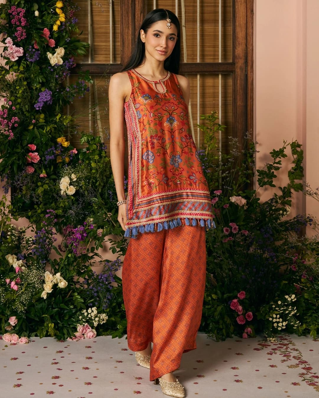Taali Cupro Satin Printed Orange Kurta Set